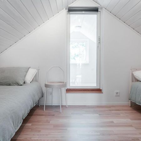 Elegant Home With Stunning Sea View And Garden ストックホルム エクステリア 写真