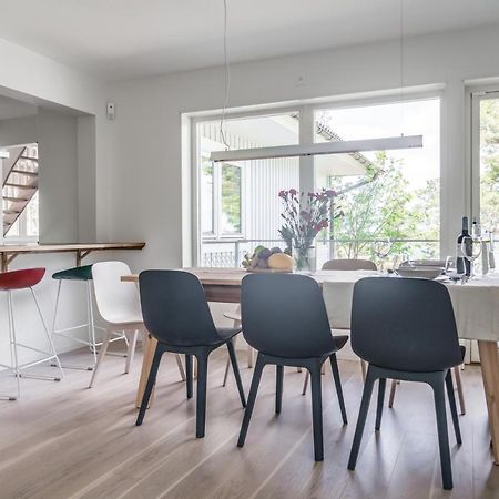 Elegant Home With Stunning Sea View And Garden ストックホルム エクステリア 写真
