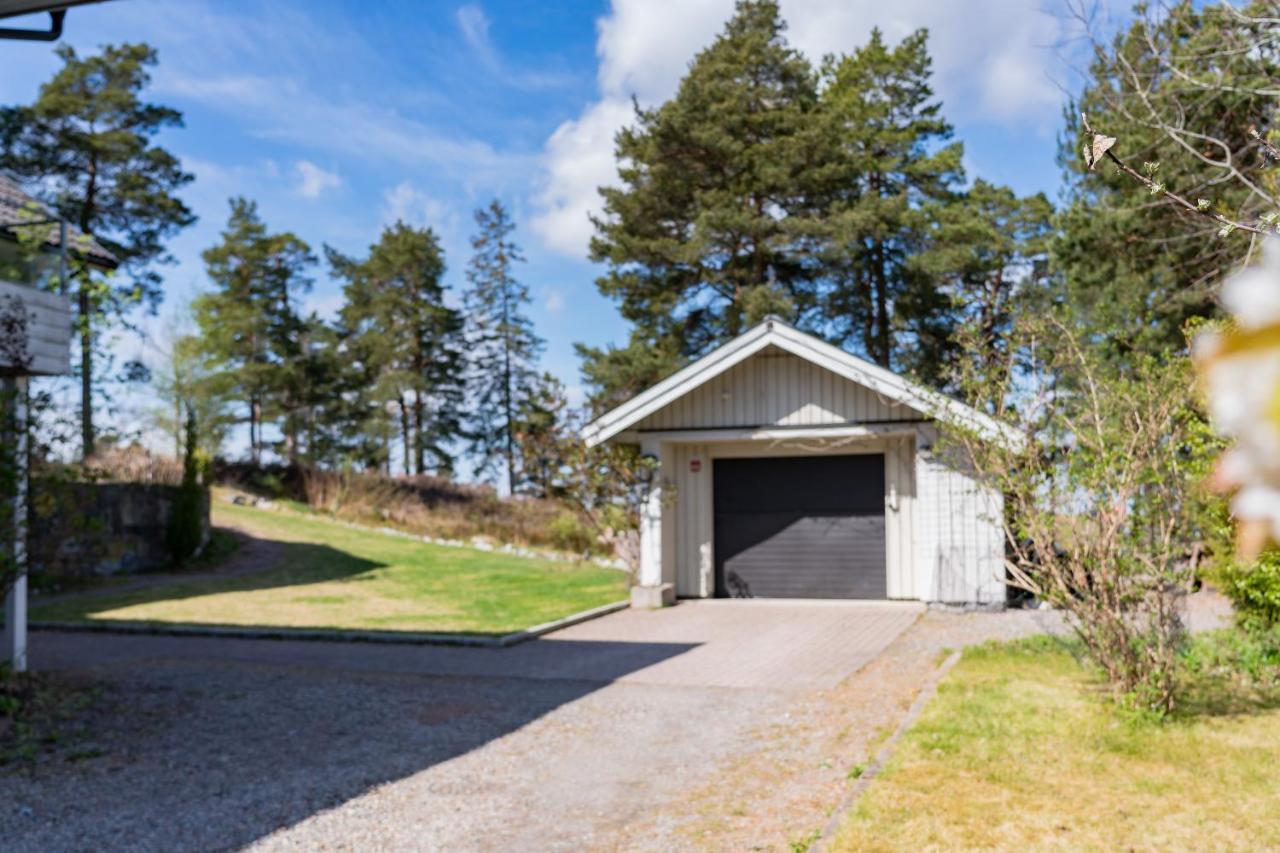 Elegant Home With Stunning Sea View And Garden ストックホルム エクステリア 写真