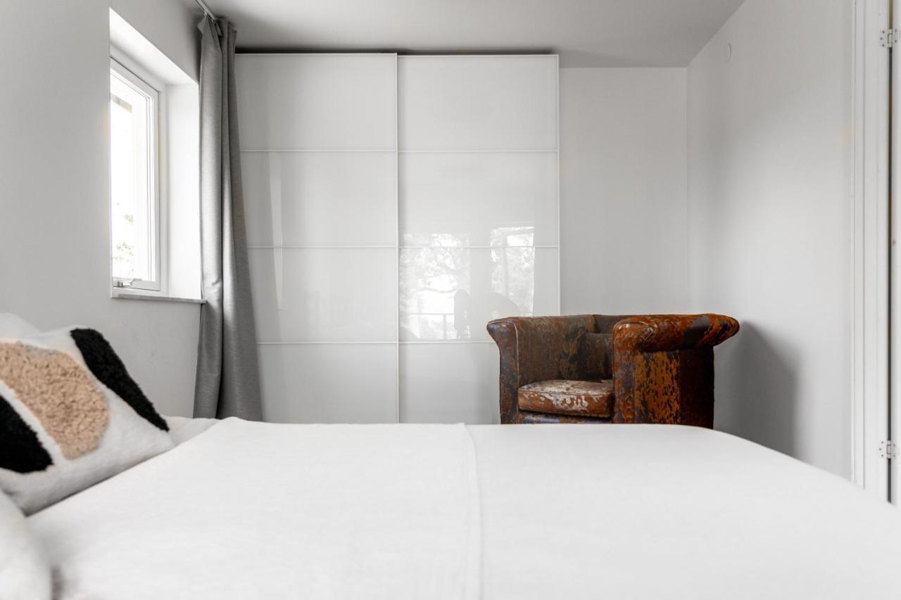Elegant Home With Stunning Sea View And Garden ストックホルム エクステリア 写真