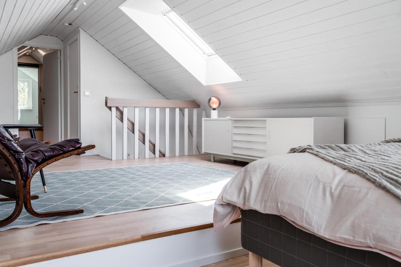 Elegant Home With Stunning Sea View And Garden ストックホルム エクステリア 写真