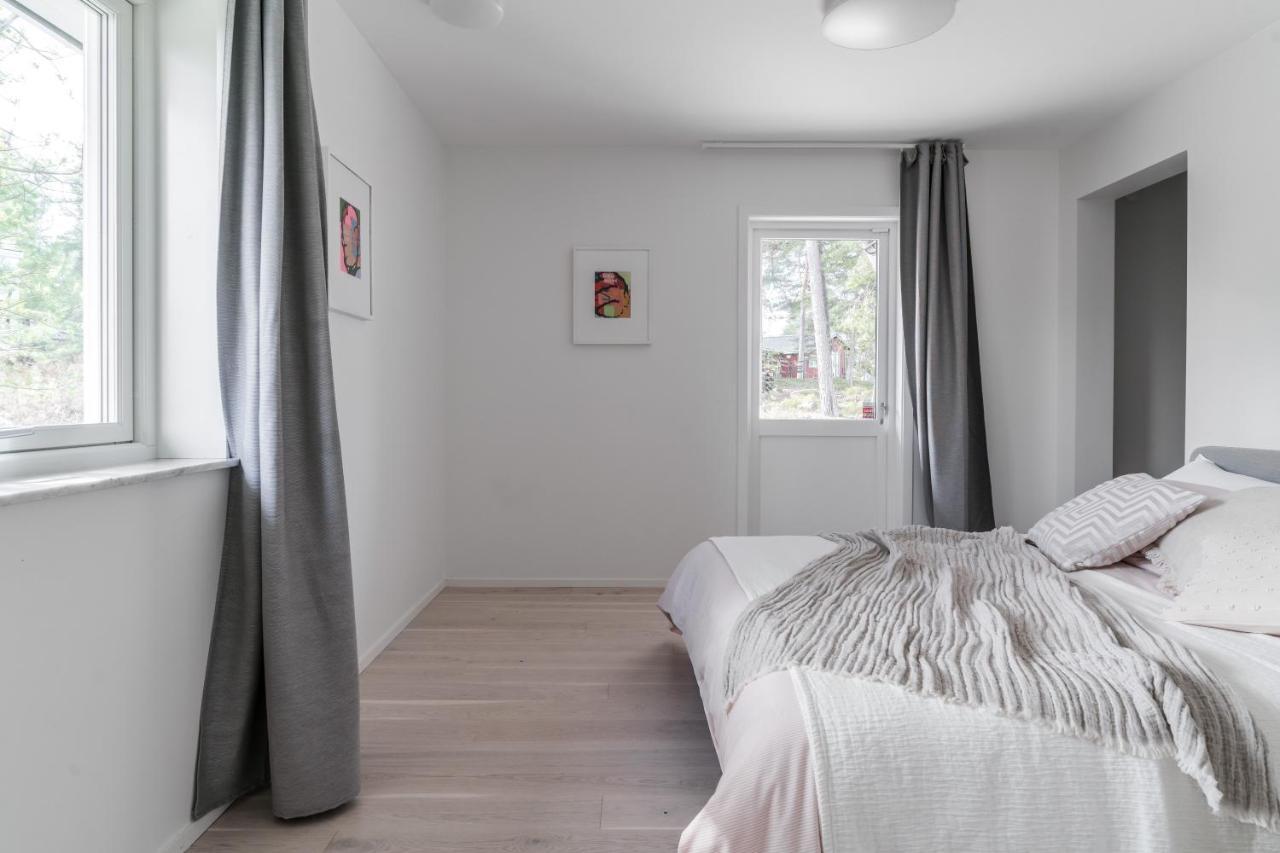 Elegant Home With Stunning Sea View And Garden ストックホルム エクステリア 写真