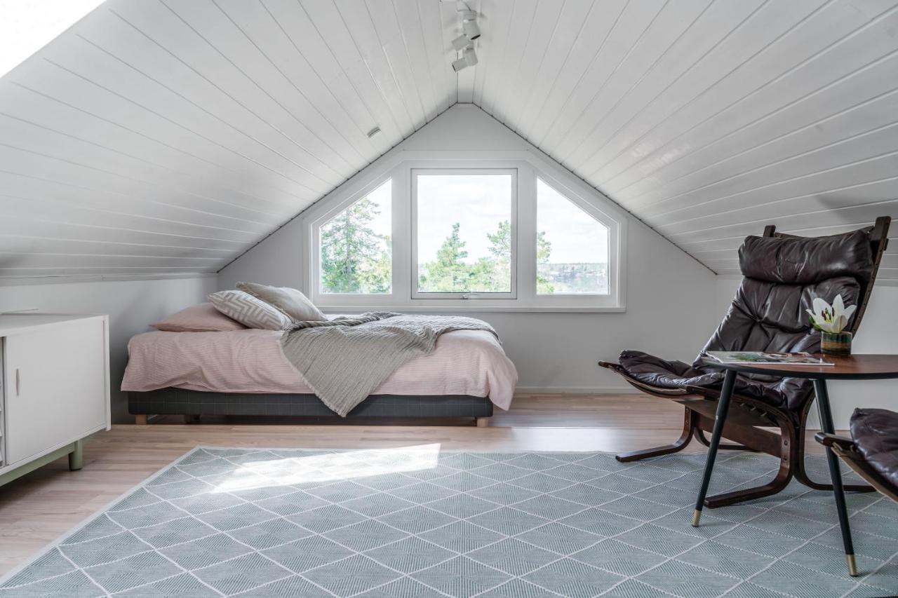 Elegant Home With Stunning Sea View And Garden ストックホルム エクステリア 写真